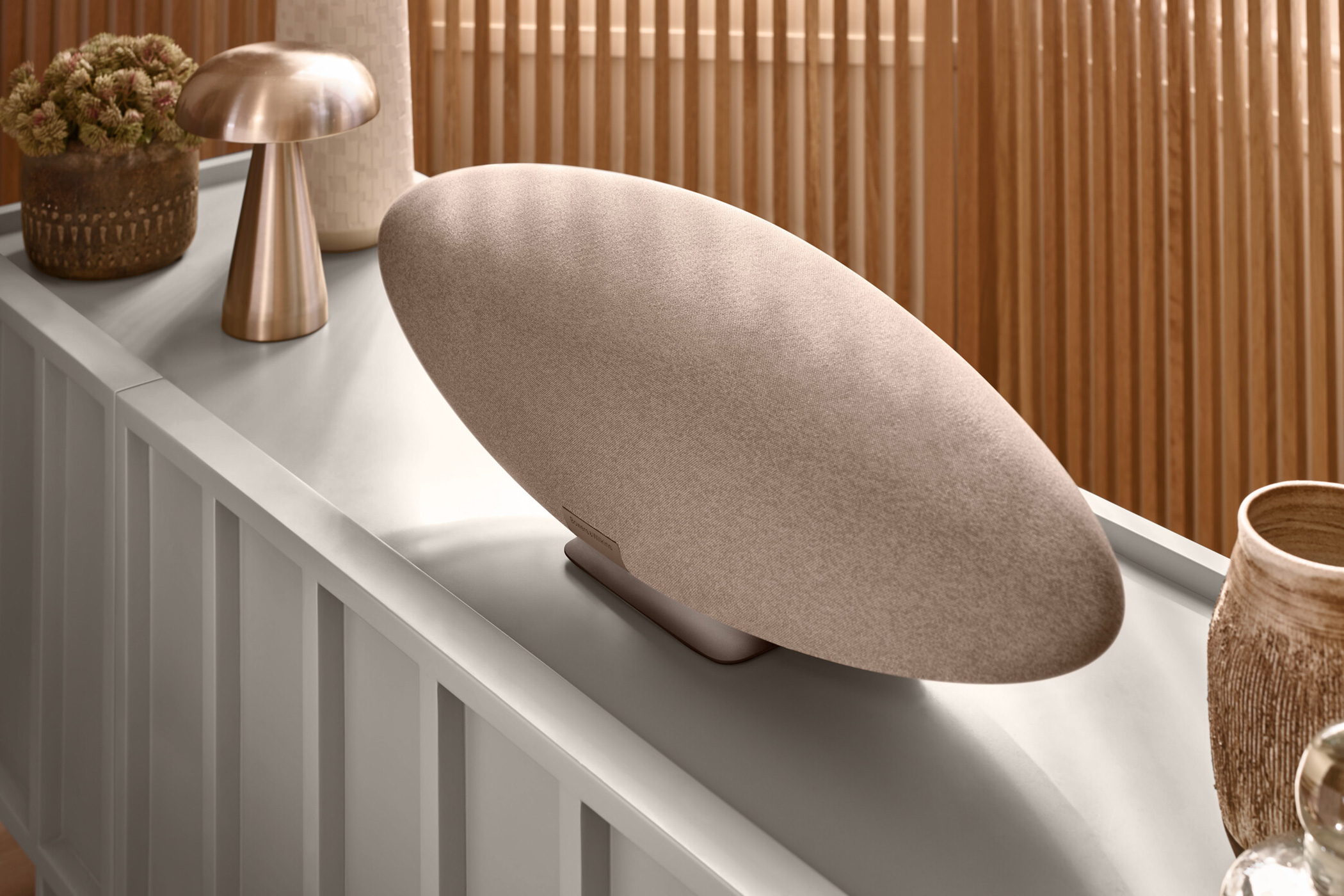 Bowers & Wilkins Zeppelin Pro Edition最新 Bowers & Wilkins Zeppelin Pro Edition Space Grey